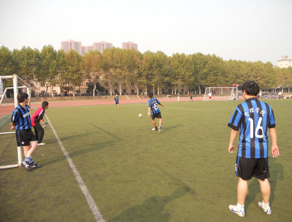 校足球联赛第二场必赢76net线路唯一官方网站研究生队获胜1.jpg